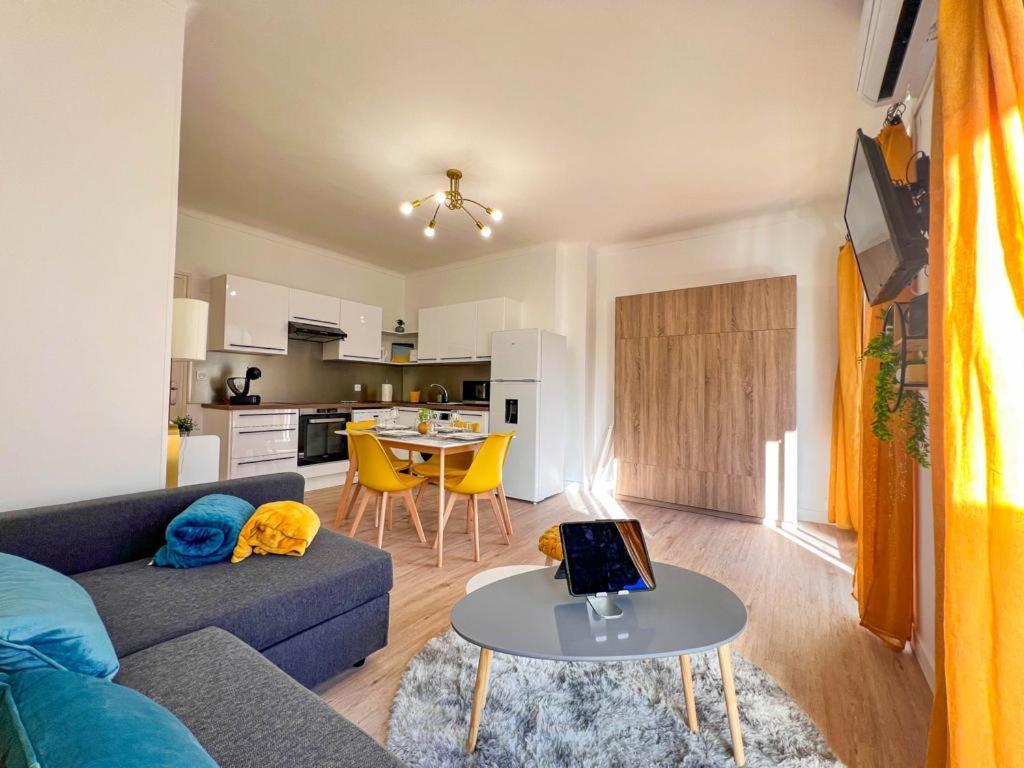Appartement Vue Mer Parking Prive Place Med Canet-en-Roussillon Bagian luar foto