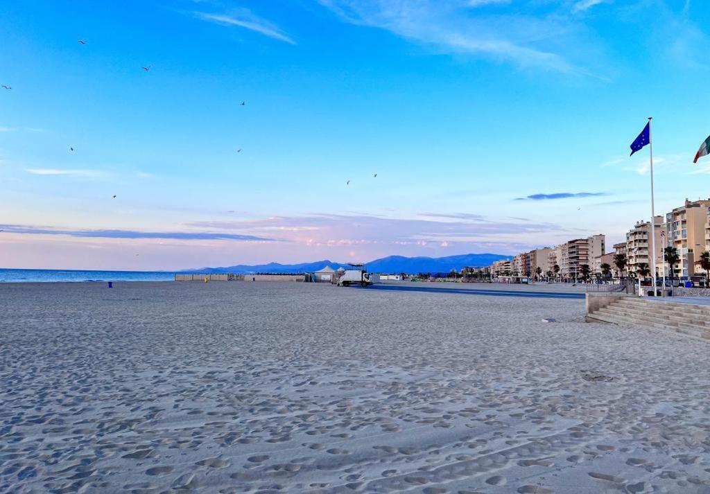 Appartement Vue Mer Parking Prive Place Med Canet-en-Roussillon Bagian luar foto